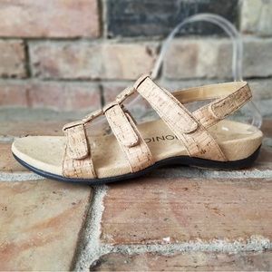 Vionic Womens Amber Gold Cork Strappy Comfort Sand